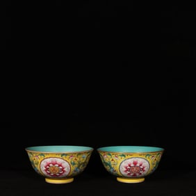 A Pair of Exquisite Yellow Ground Enamel Painted Gold Flower and Dragon Pattern Bowls