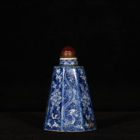 An Exquisite Blue and White Flower and Dragon Pattern Snuff Bottle