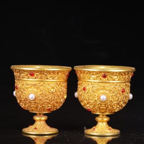A Pair of Exquisite Gilt Bronze Flower Pattern Cups,Inlaid Pearl