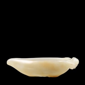 An Exquisite Greenish Jade Peach Pattern Brush Washer