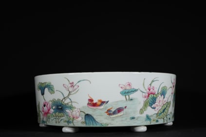 An Exquisite Famille-Rose Flower and Bird Pattern Stem Brush Washer