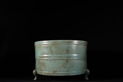 A Rare Ru yao Sky Blue Glazed Tripod Censer