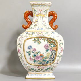An Exquisite Famille-Rose Painted Gold Chrysanthemum Pattern Double-Ears Vase
