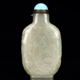 An Exquisite White Jade Lotus Pattern Snuff Bottle