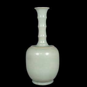 An Exquisite Ru yao Vase
