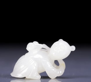 An Exquisite White Jade Figure Ornament