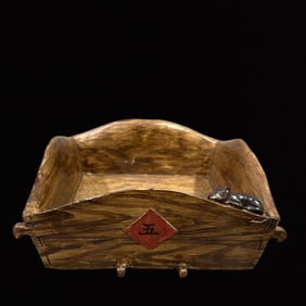 An Exquisite Biomimetic porcelain Animal Brush Washer