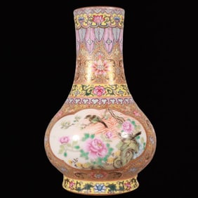 An Exquisite Cloisonne Flower and Bird Pattern Vase