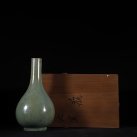 An Exquisite Ru yao Sky Blue Glazed Vase