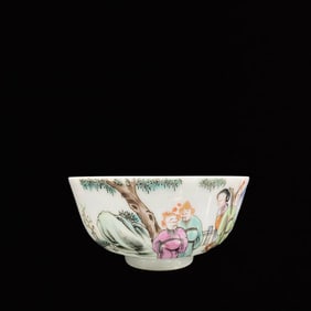 An Exquisite Famille-Rose Figure and Story Pattern Bowl