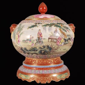 An Exquisite Enamel Painted Gold Character and Story Pattern Lion-Ears with Cover Jar