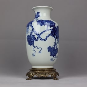 An Exquisite Blue and White Squirrel and Grapes Pattern Inlaid Bronze Vase