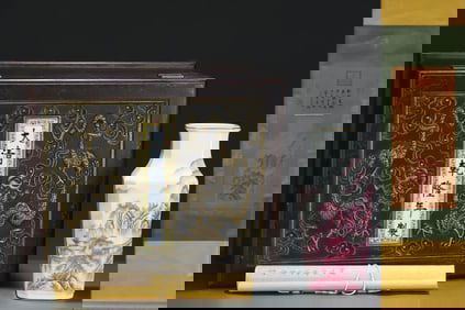 An Exquisite Famille-Rose Iron-Red Painted Gold Landscape Pattern Vase,with Vertical Scroll Painting