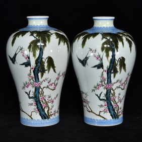 A Pair of Exquisite Enamel Flower and Bird Pattern Vases,With Poem