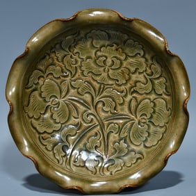 An Exquisite Yaozhou yao Flower Pattern Plate