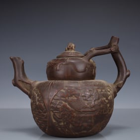 An Exquisite Purple Sands Figure Dragon Pattern Gourd-Shaped Teapot