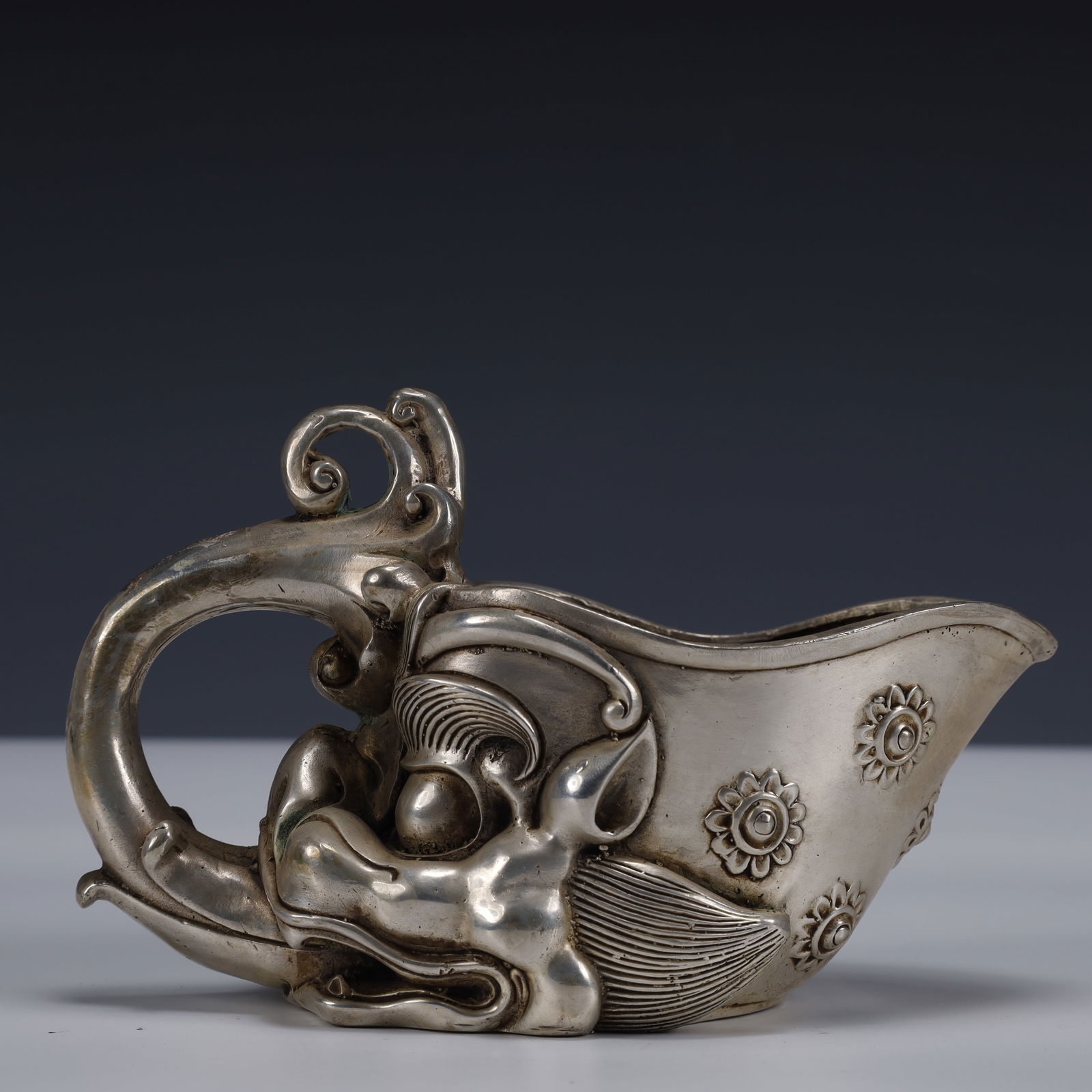 An Exquisite Silver-plated Dragon Pattern Cup (1 of 9)