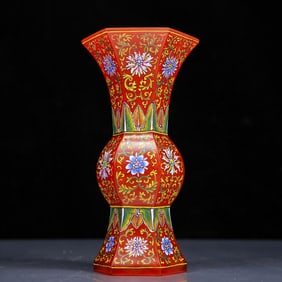 An Exquisite Glass Red Glazed Famille-Rose Flower Pattern Vase