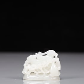 An Exquisite White Jade Phoenix Pattern Ornament