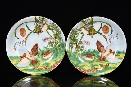 A Pair of Exquisite Enamel Flower and Bird Pattern Plates,with Poem
