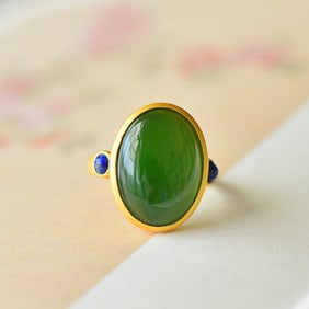 An Exquisite Sterling Silver-Gold Plated Inlaid Jasper Ring