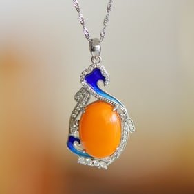 An Exquisite Sterling Silver Inlaid Beeswax Enamel Pendant