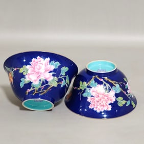 A Pair of Exquisite Blue Glazed Famille-Rose Painted Gold Flower and Butterfly Pattern Cups