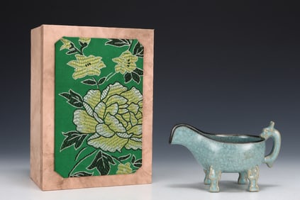 An Exquisite Ru yao Sky Blue Glazed Cover with Silver Dragon-head Four Legs Goblet