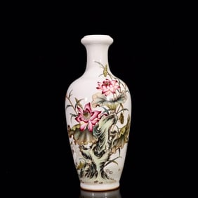 A Rare Famille-Rose Flower and Bird Pattern Vase,With Poem