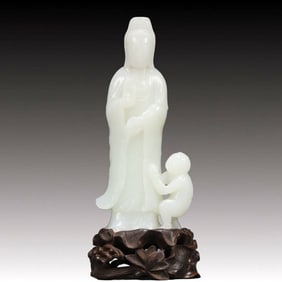 A Precious White Jade Avalokitesvara Ornament