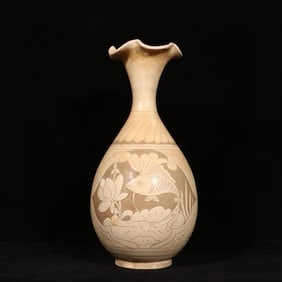 An Exquisite Cizhou yao Lotus and Fish Pattern Vase