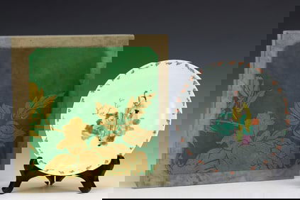 An Exquisite Famille-Rose Painted Gold Lotus and Figure Pattern Plate