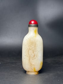 An Exquisite White Jade Lotus Pattern Snuff Bottle