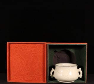 An Exquisite Guan yao White Glazed Double-Ears Censer,With an Imperial Poem by Emperor Qianlong