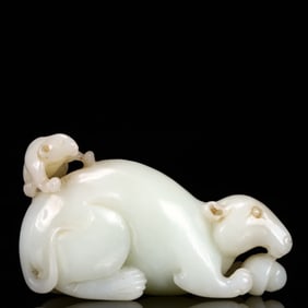 An Exquisite White Jade Mouse Ornament