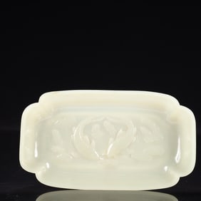 An Exquisite White Jade Fish Pattern Water Pot