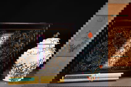 A Rare Famille-Rose Painted Gold Flower and Bird Pattern Cover Jar,With Poem,With Vertical Scroll