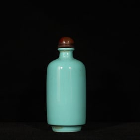 An Exquisite Turquoise Glazed Snuff Bottle