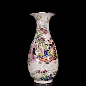 A Huge Wucai Flower and Figure Pattern Vase