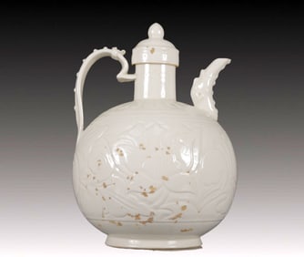 An Exquisite Ding yao Lotus Pattern Ewer