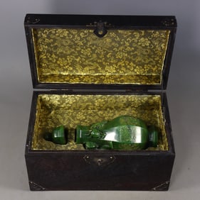 An Exquisite Jasper Eight Treasures and Dragon Pattern Bottle