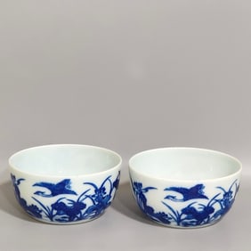 A Pair of Exquisite Blue and White Flower and Bird Pattern Cups