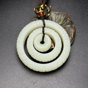 An Exquisite White Jade Ruyi Pattern Pendant