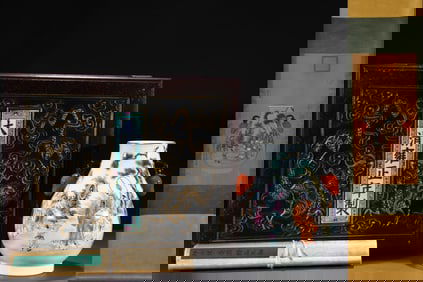 An Exquisite Famille-Rose Painted Gold Character and Story Pattern Deer-Ears Vase,With Vertical