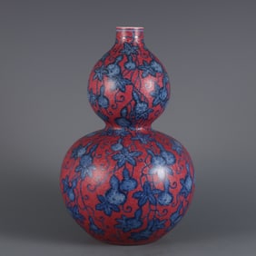 An Exquisite Blue and White Ruby Red Ground Gourd Pattern Gourd-Shaped Vase