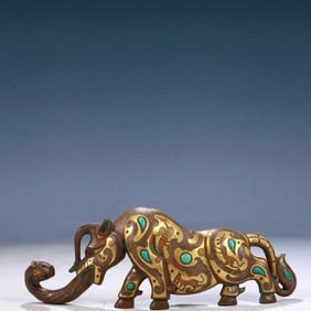 An Archaic Bronze Inlaid Gold Auspicious Beast-Shaped Hook,Inlaid Turquoise