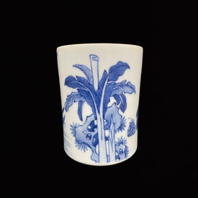An Exquisite Blue and White Figure and Story Pattern Brush Pot