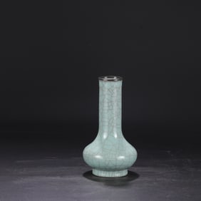 An Exquisite Guan yao Celadon Glazed Cover with Silver Vase,with an Imperial Poem by Emperor