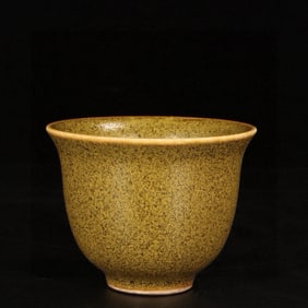 An Exquisite Teadust Glazed Cup