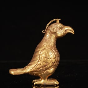 An Exquisite Gilt Bronze Bird Ornament